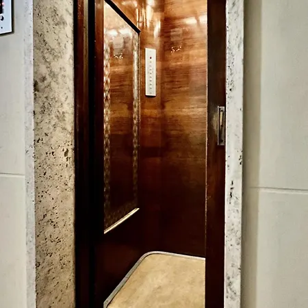 Morozzo1939 - Elegance Near The Duomo ميلان