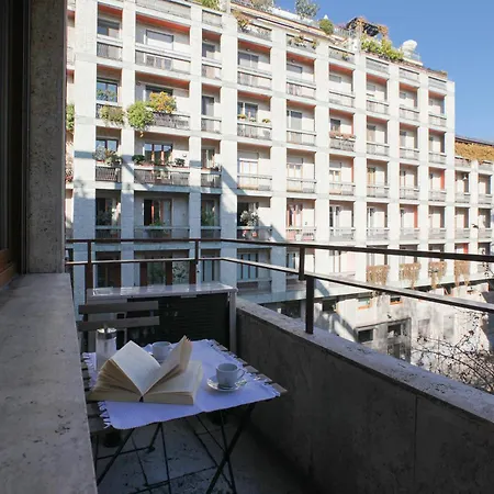 Morozzo1939 - Elegance Near The Duomo * ميلان